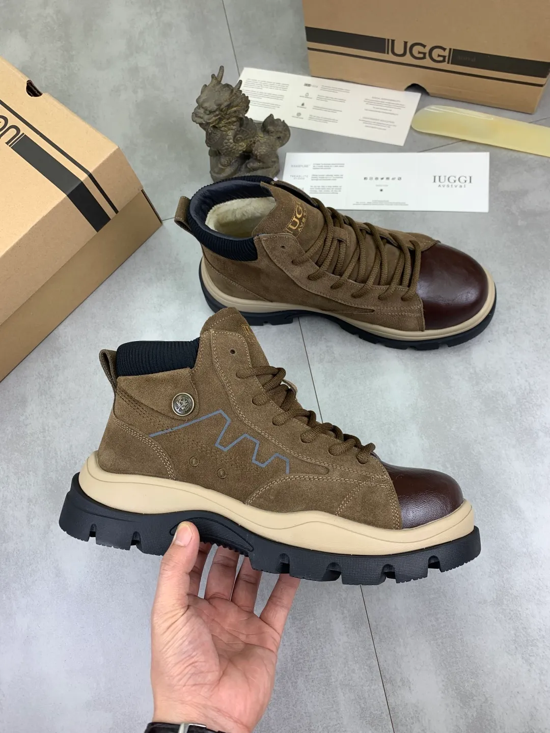 Men's men's shoes 💰P620 New arrival 🆕🆕🆕 IUGGI men's British retro Martin boots Winter new men's outdoor hiking boots First layer of cowhide on the outside and wool on the inside Comfortable and warm sole Rubber outsole Non-slip and firm Trendy and fashionable Casual and versatile Size: 39-44 Three colors A6869